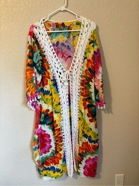 NWT Odiva Multicolor Floral Crochet-Trim Swim Coverup - White Crochet